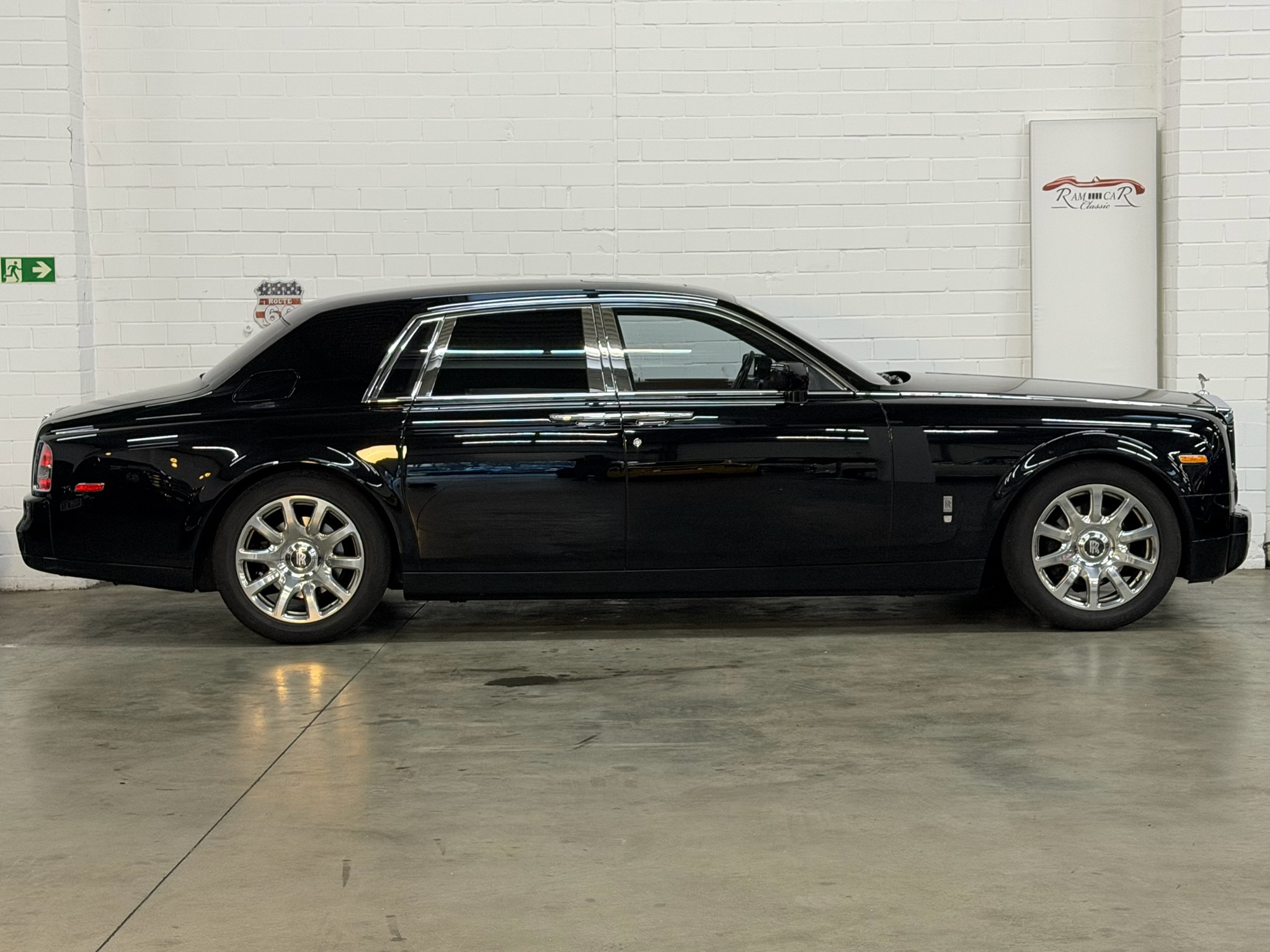 
								Rolls-Royce Phantom full									