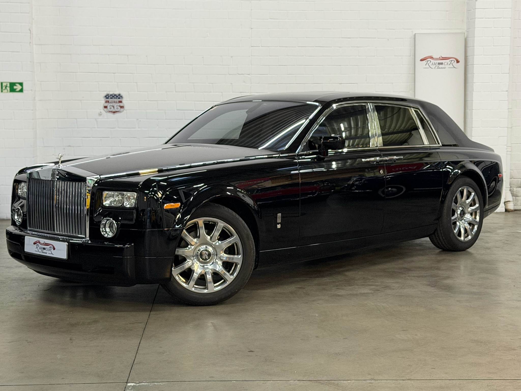 
								Rolls-Royce Phantom full									