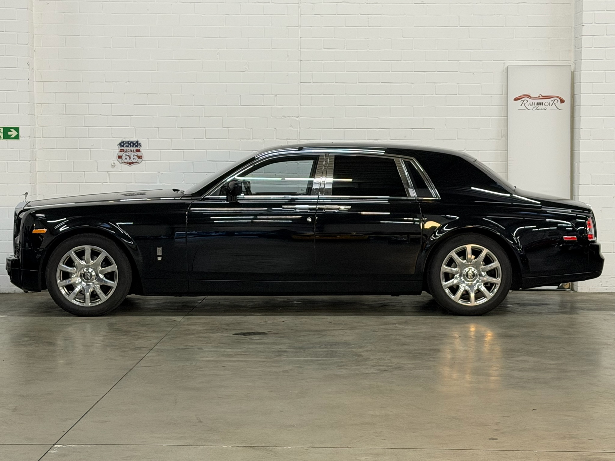 
								Rolls-Royce Phantom full									