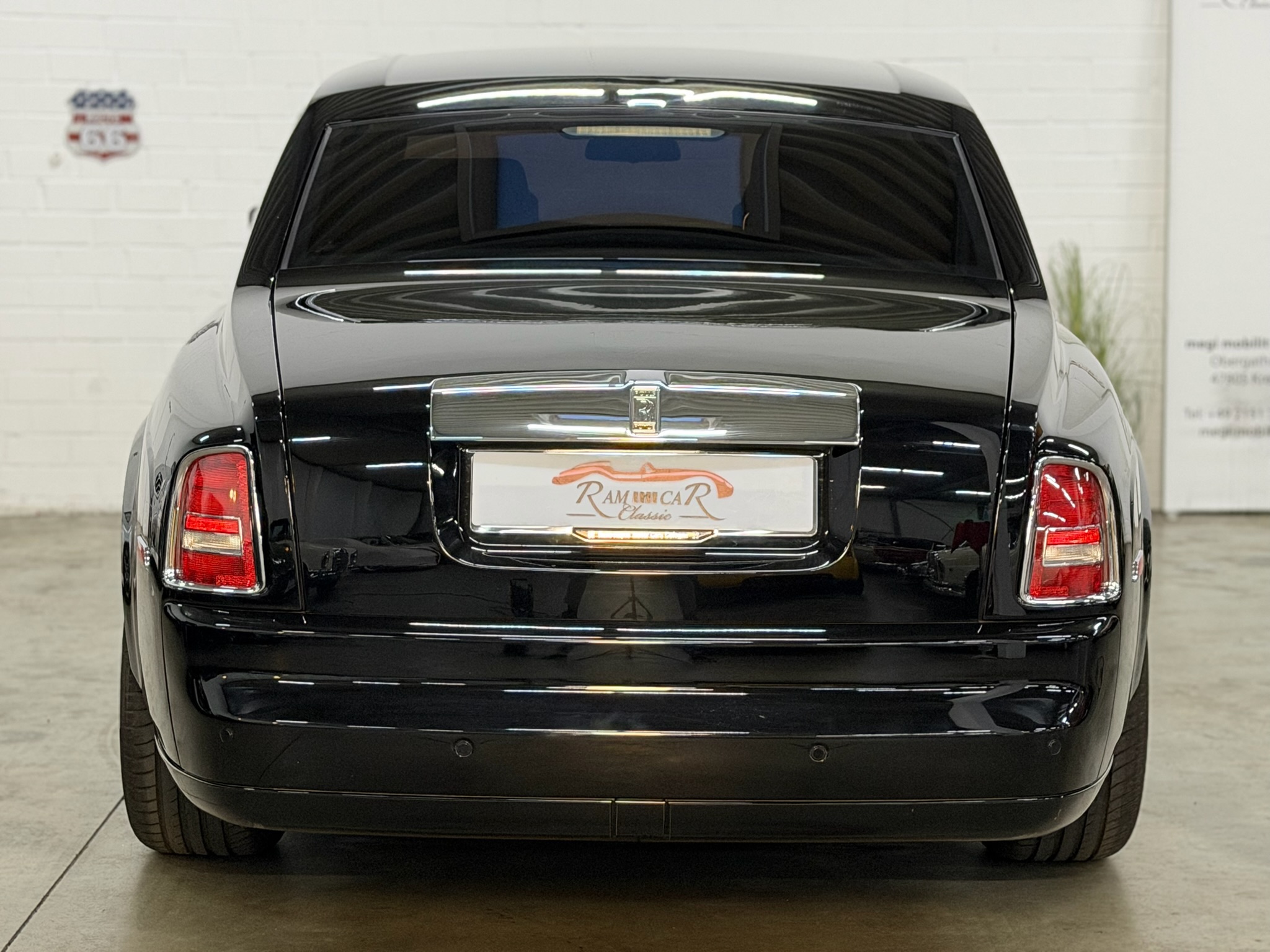 
								Rolls-Royce Phantom full									