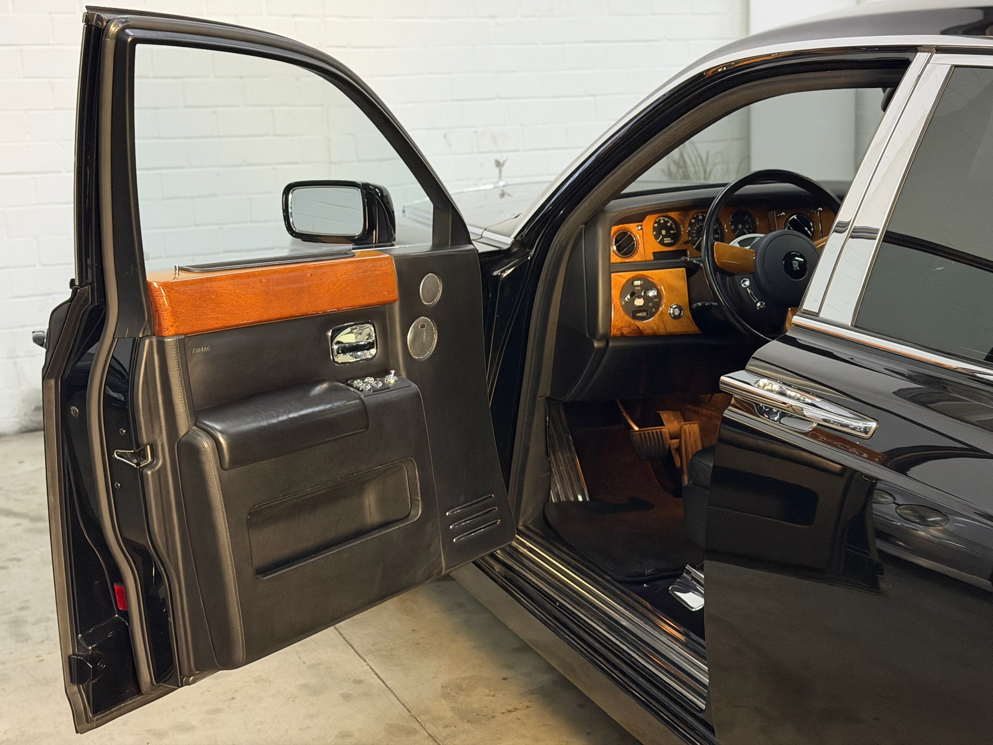 
								Rolls-Royce Phantom full									