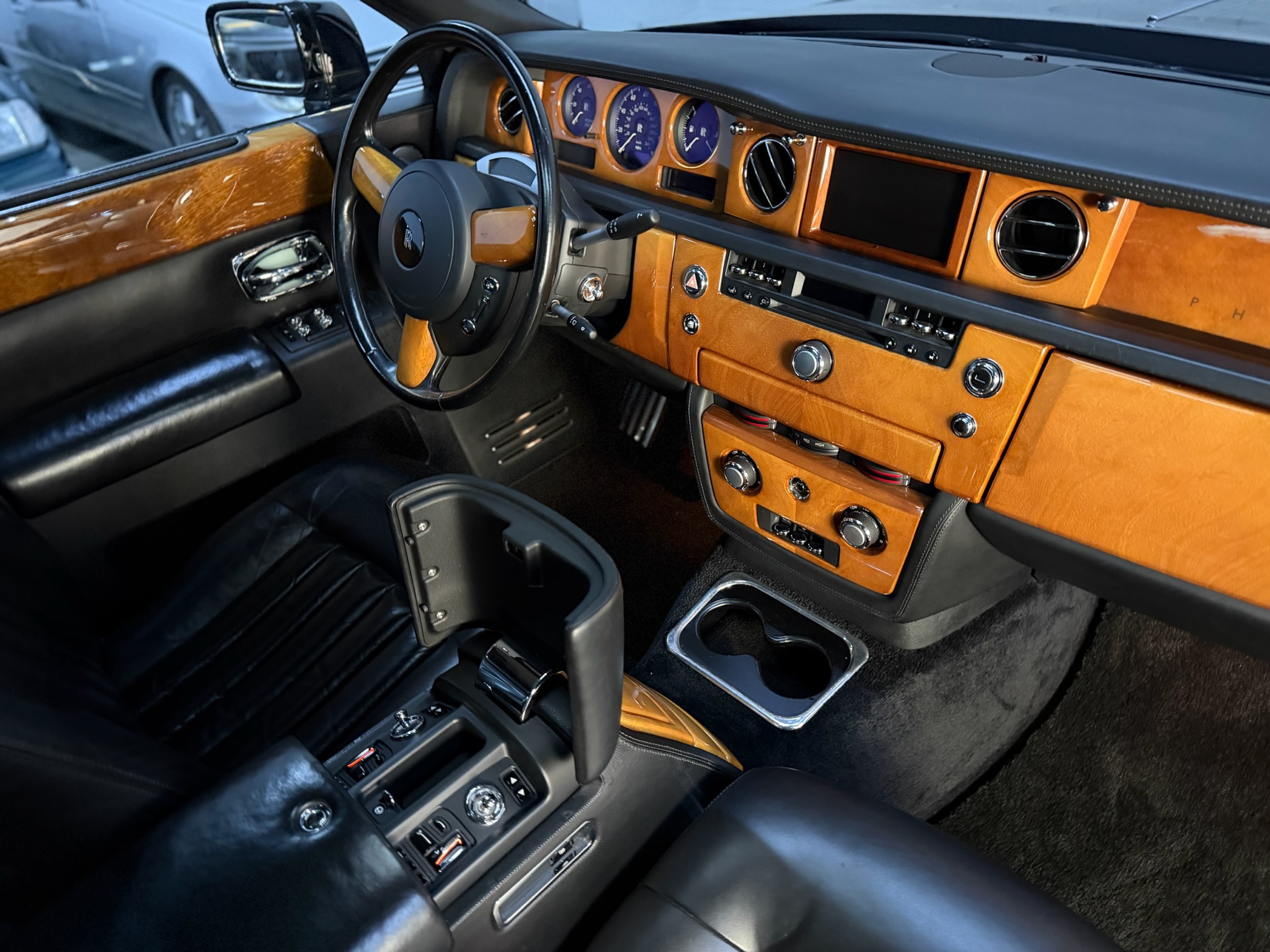 
								Rolls-Royce Phantom full									