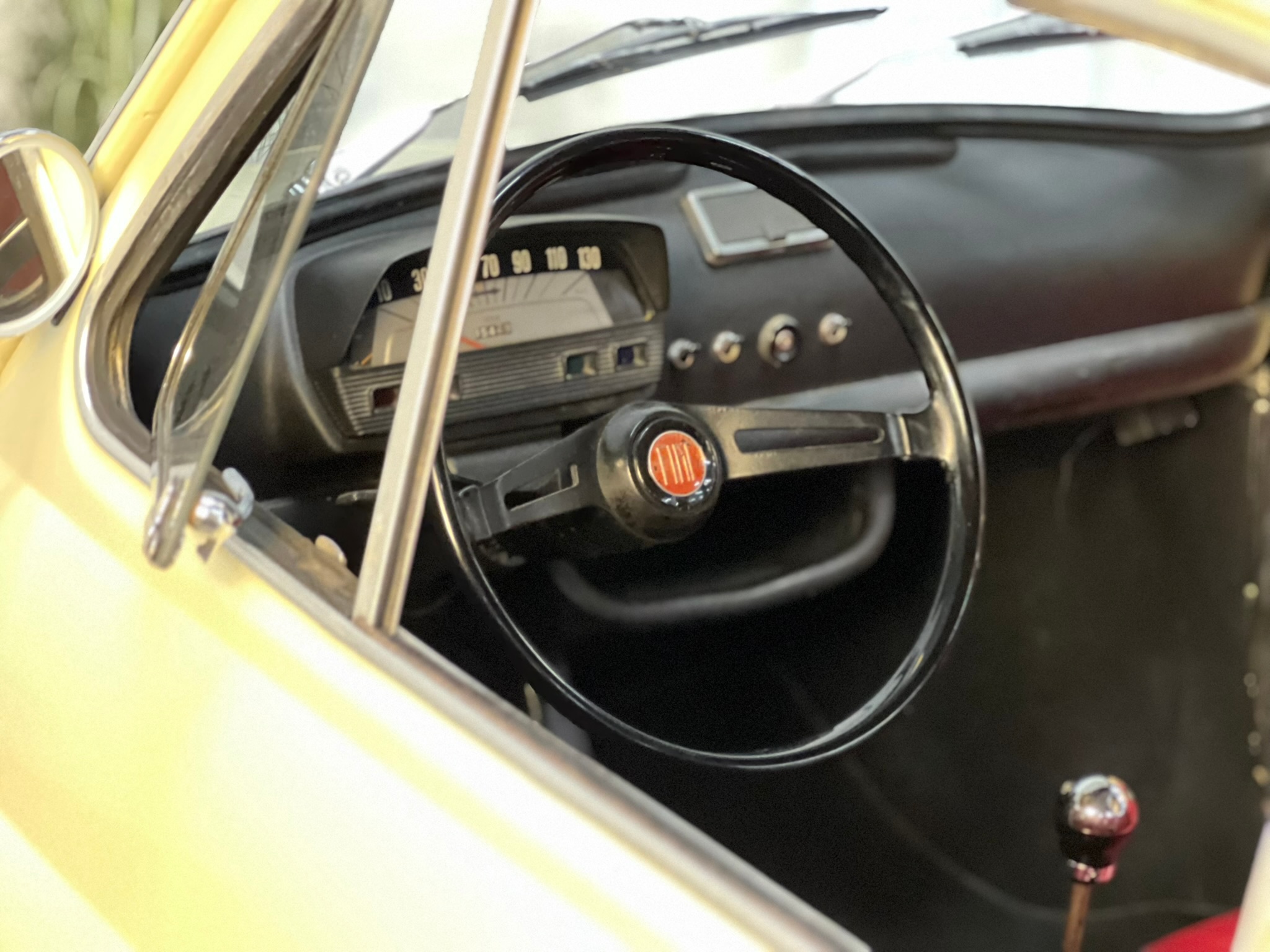 
								Fiat 500 Lusso mit Faltdach, TÜV neu full									