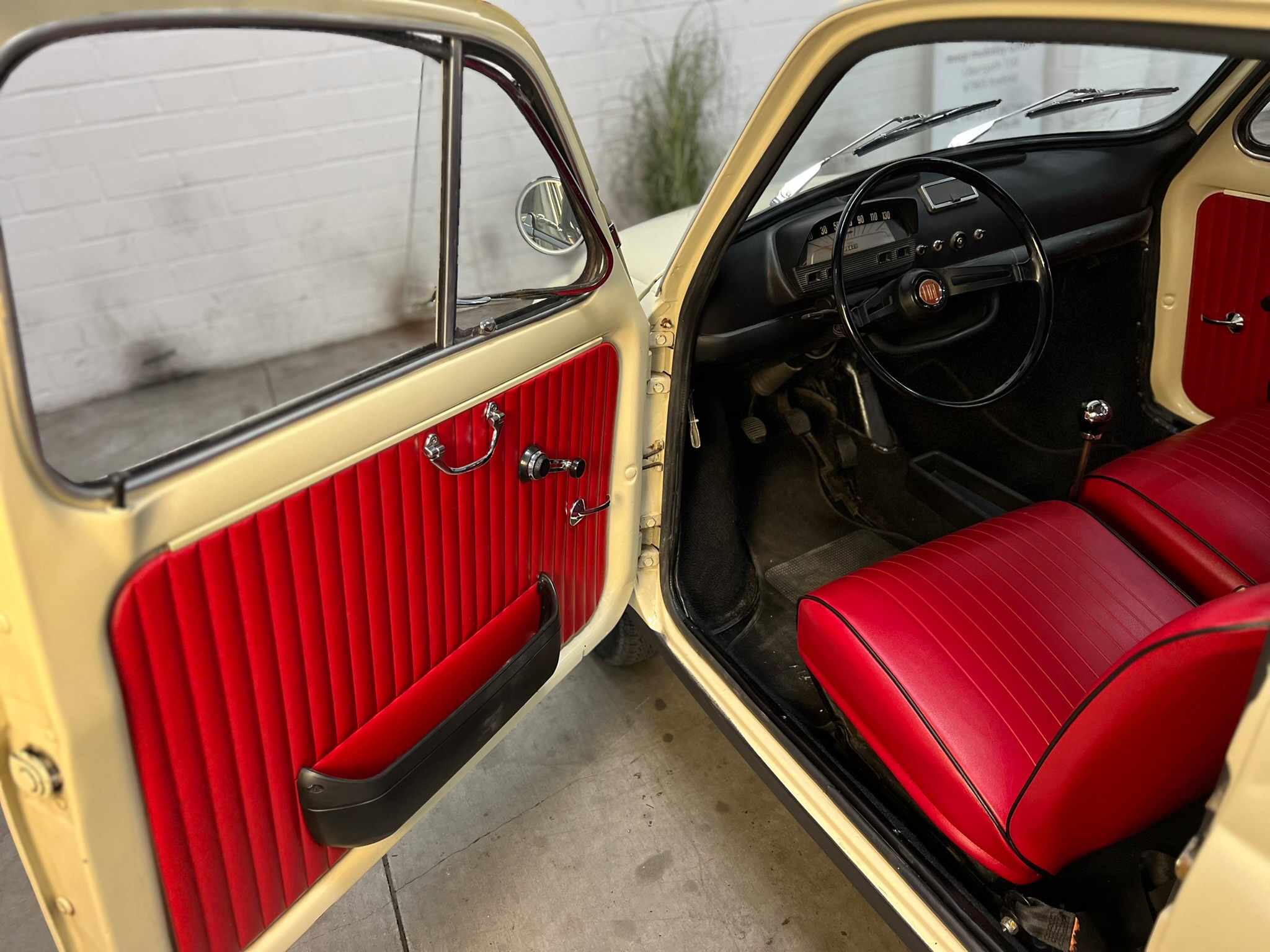 
								Fiat 500 Lusso mit Faltdach, TÜV neu full									