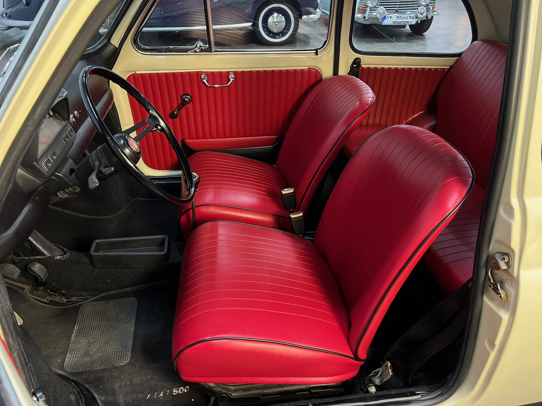 
								Fiat 500 Lusso mit Faltdach, TÜV neu full									