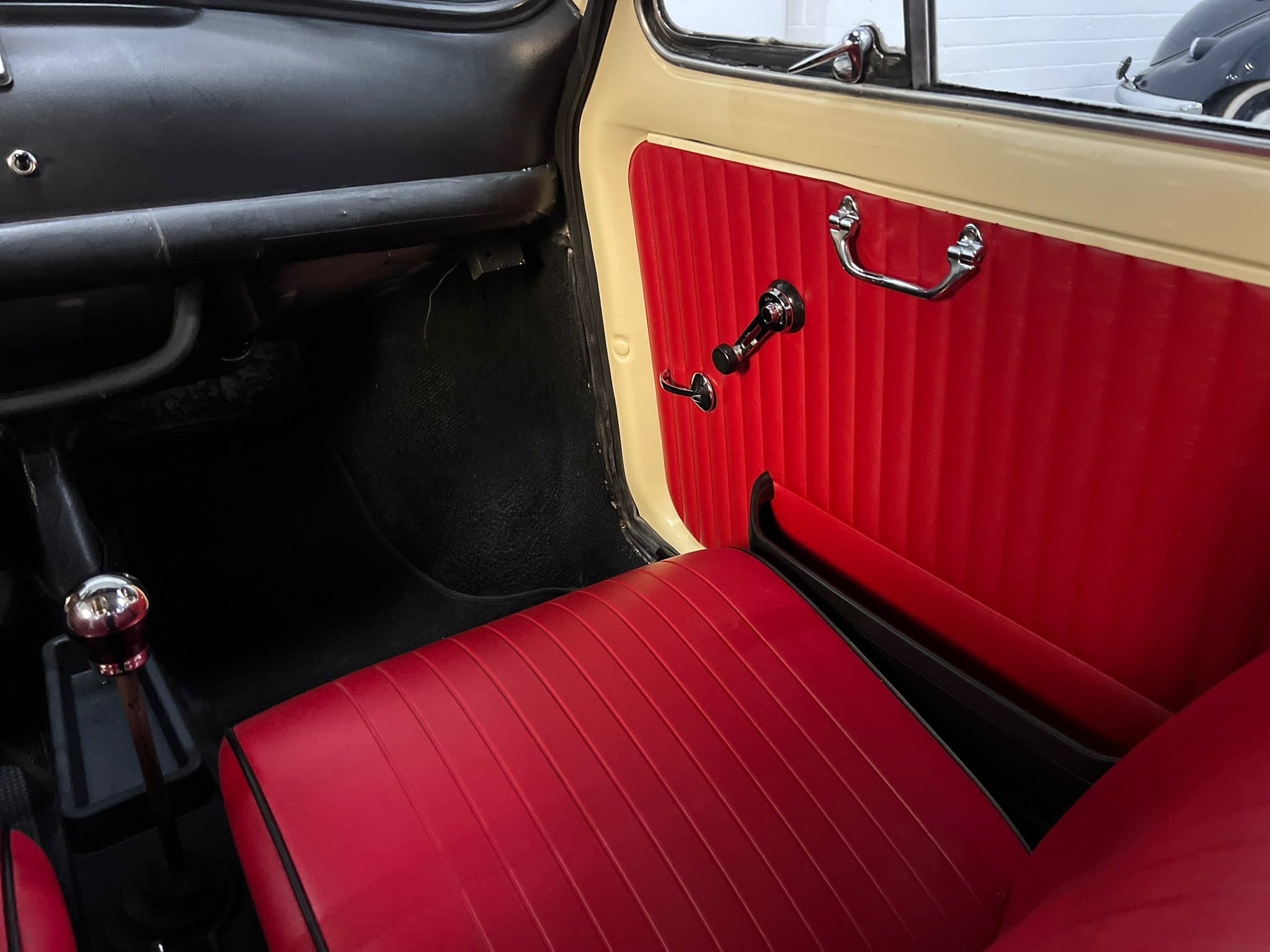 
								Fiat 500 Lusso mit Faltdach, TÜV neu full									