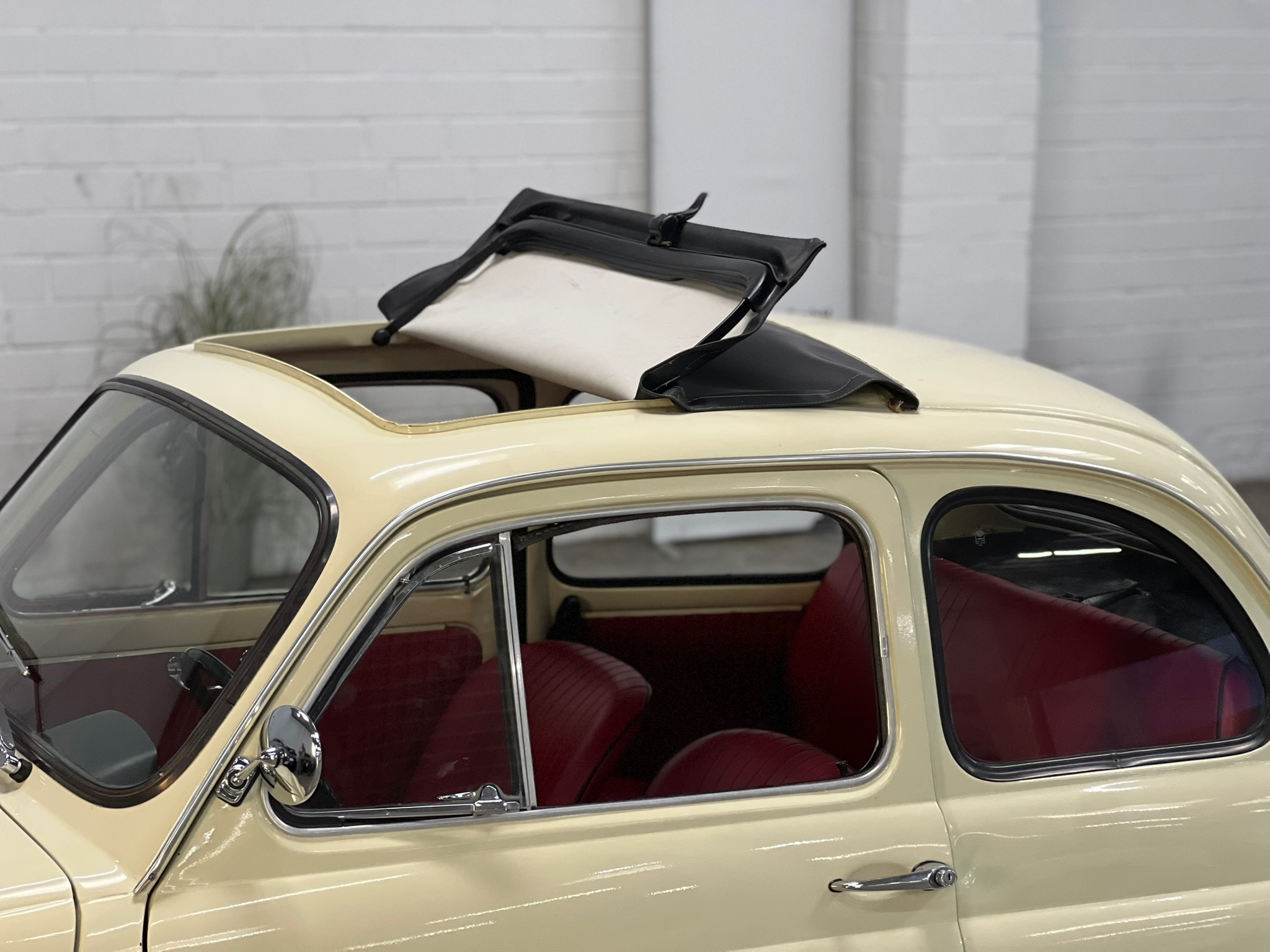 
								Fiat 500 Lusso mit Faltdach, TÜV neu full									