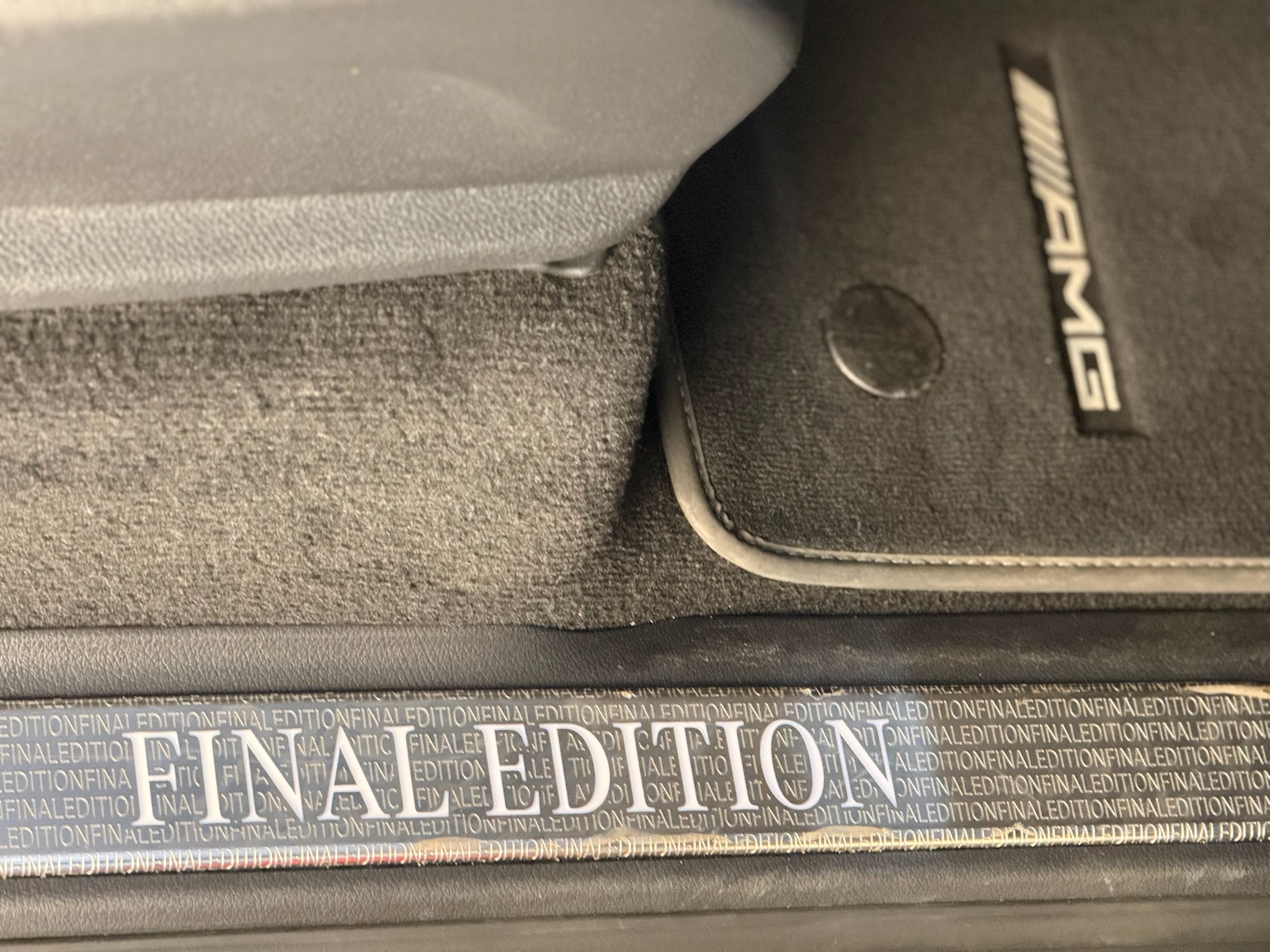 
								Mercedes-Benz G 500 G 500 Final Edition Black (463.260) full									