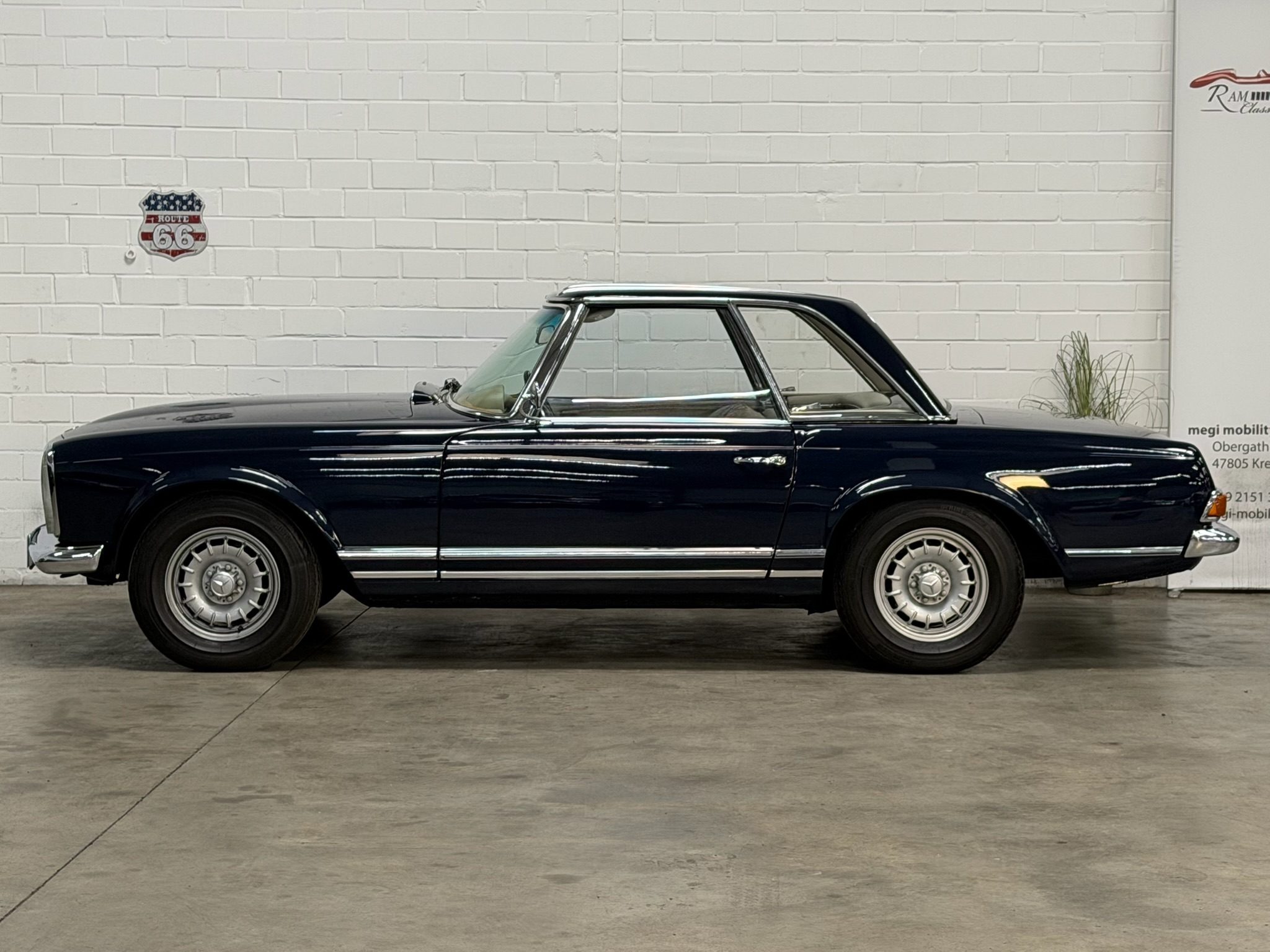 
								Mercedes-Benz 280 SL Pagode deutsches Fahrzeug matching numbers 40Jahre im Familienbesitz full									