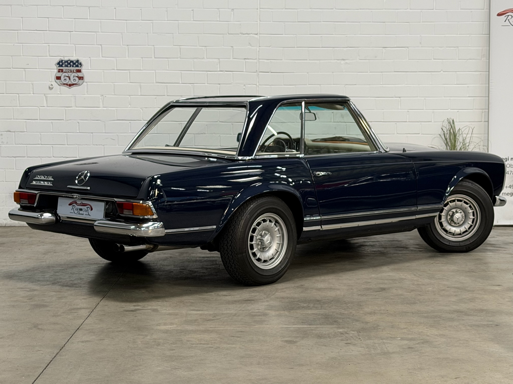 
								Mercedes-Benz 280 SL Pagode deutsches Fahrzeug matching numbers 40Jahre im Familienbesitz full									