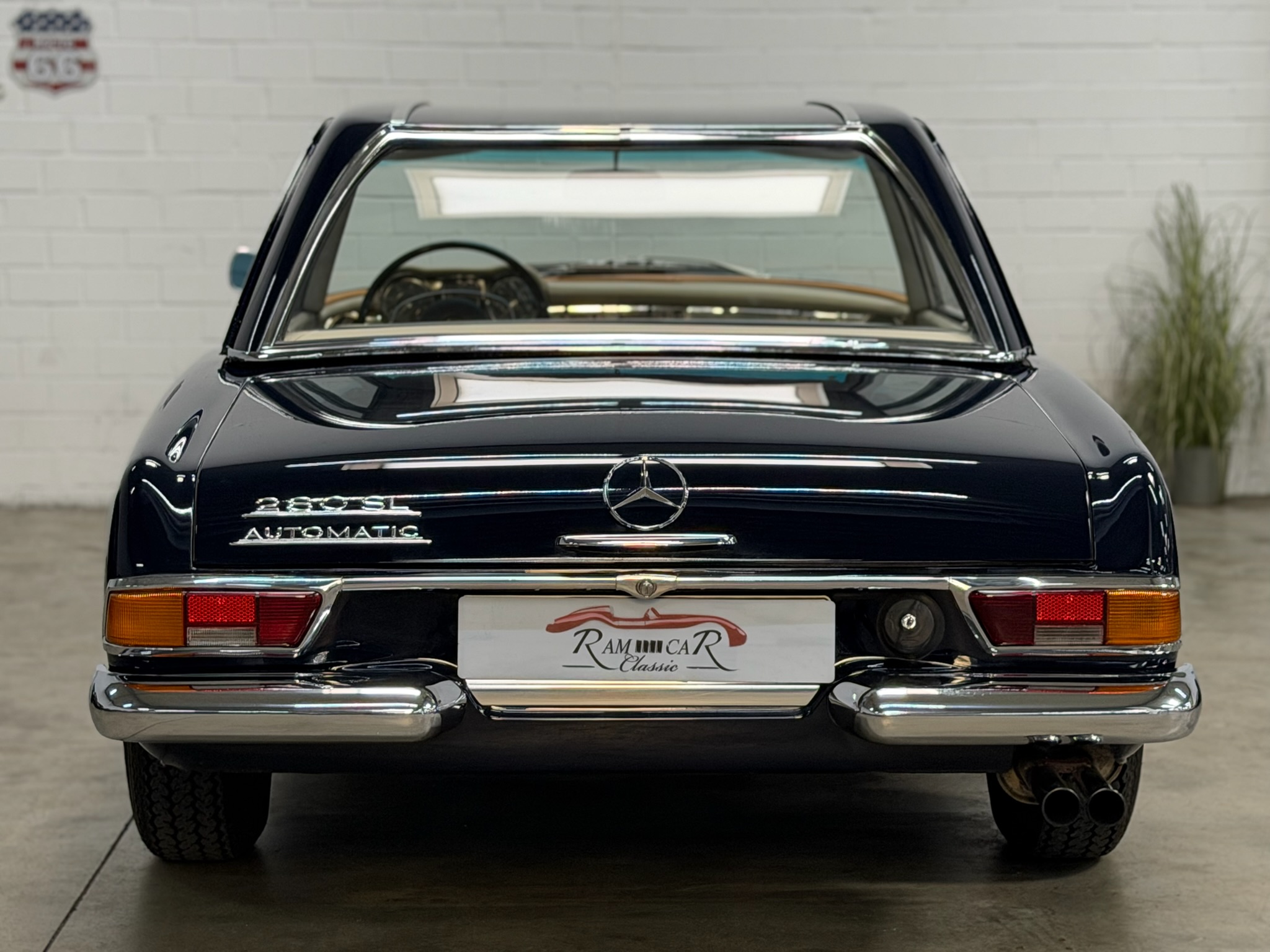 
								Mercedes-Benz 280 SL Pagode deutsches Fahrzeug matching numbers 40Jahre im Familienbesitz full									