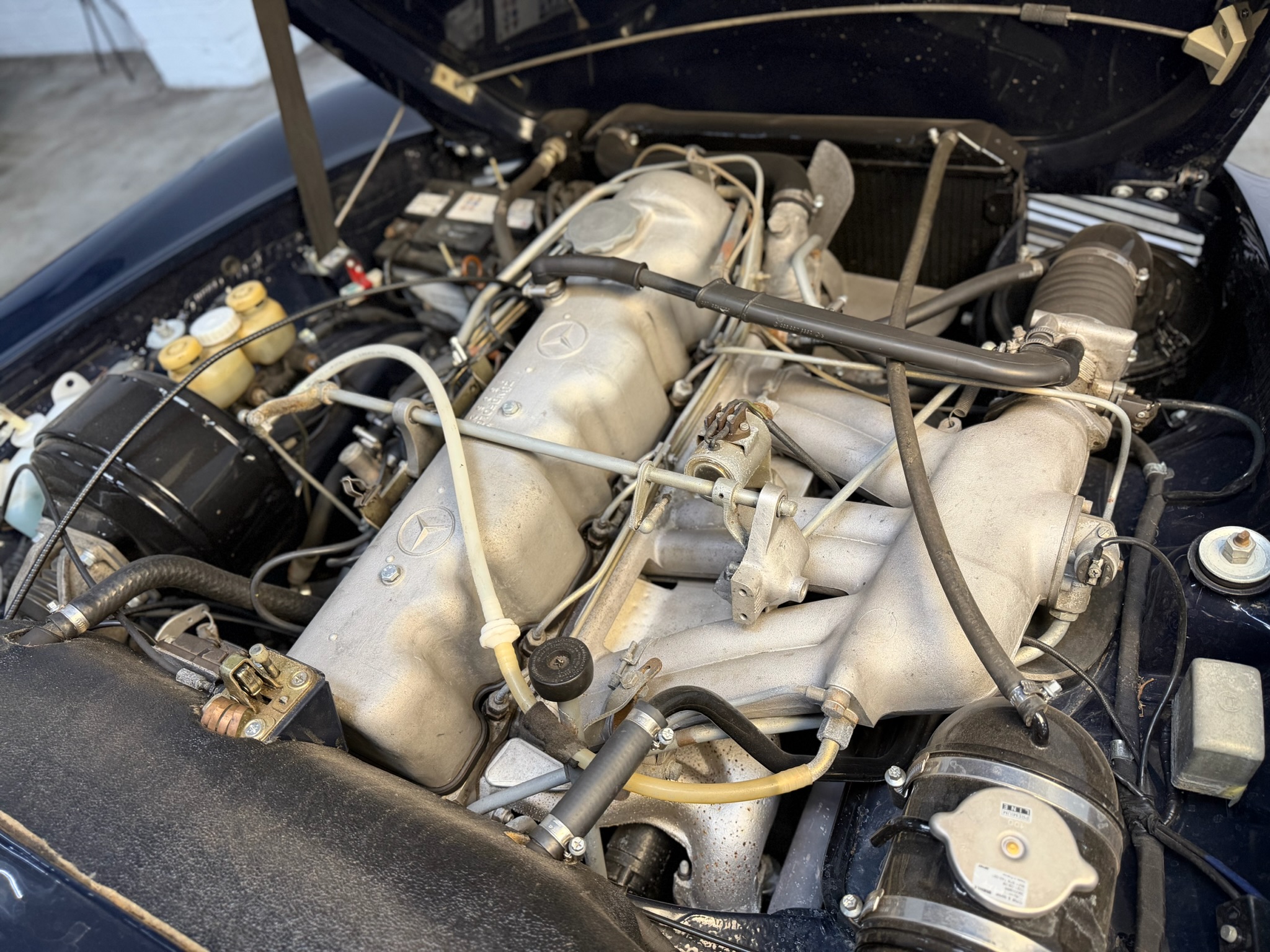 
								Mercedes-Benz 280 SL Pagode deutsches Fahrzeug matching numbers 40Jahre im Familienbesitz full									