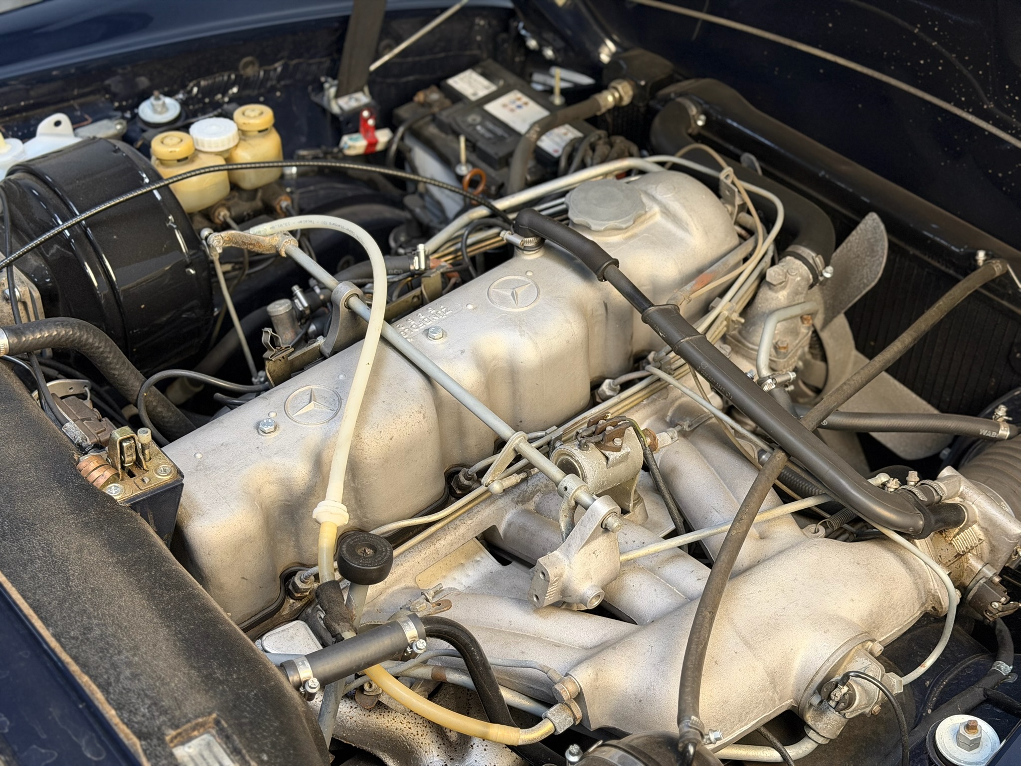 
								Mercedes-Benz 280 SL Pagode deutsches Fahrzeug matching numbers 40Jahre im Familienbesitz full									