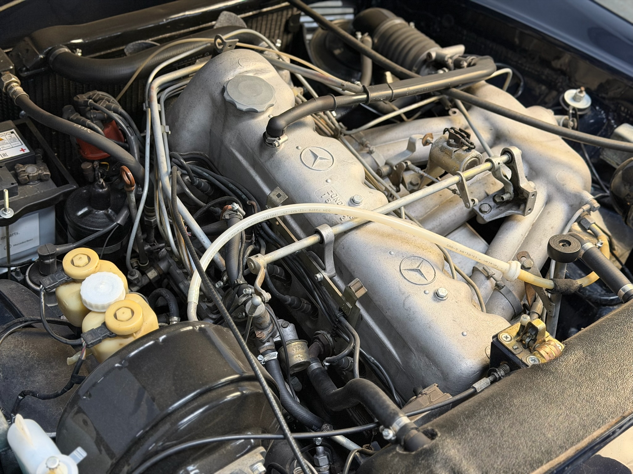 
								Mercedes-Benz 280 SL Pagode deutsches Fahrzeug matching numbers 40Jahre im Familienbesitz full									