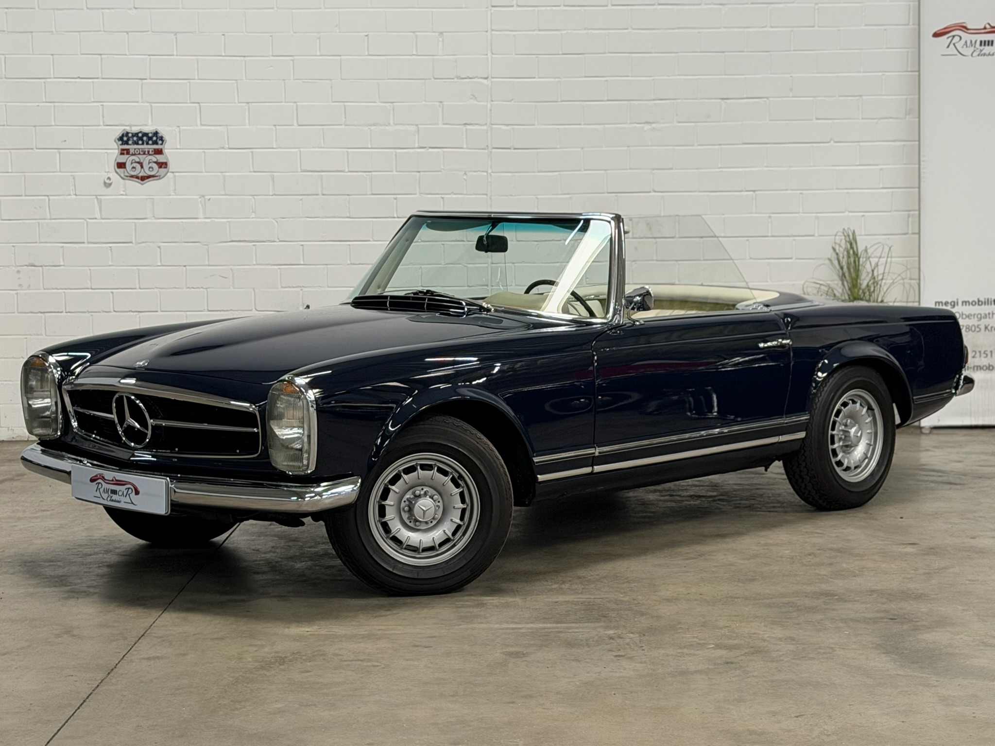 
								Mercedes-Benz 280 SL Pagode deutsches Fahrzeug matching numbers 40Jahre im Familienbesitz full									