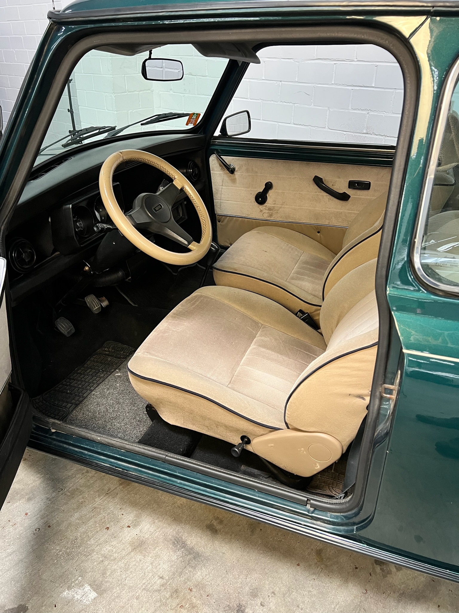 
								Mini Cooper British Open TÜV & Inspektion neu full									