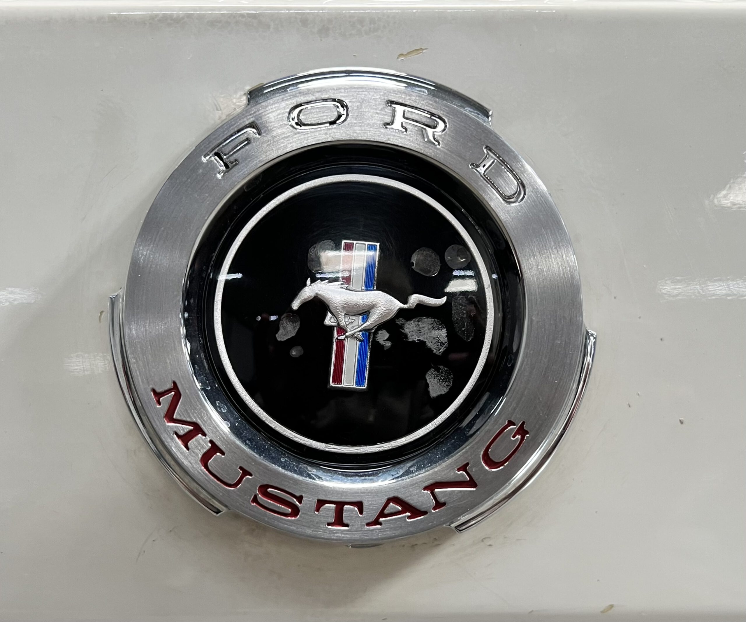 
								Ford Mustang Cabriolet 1965 V8 full									