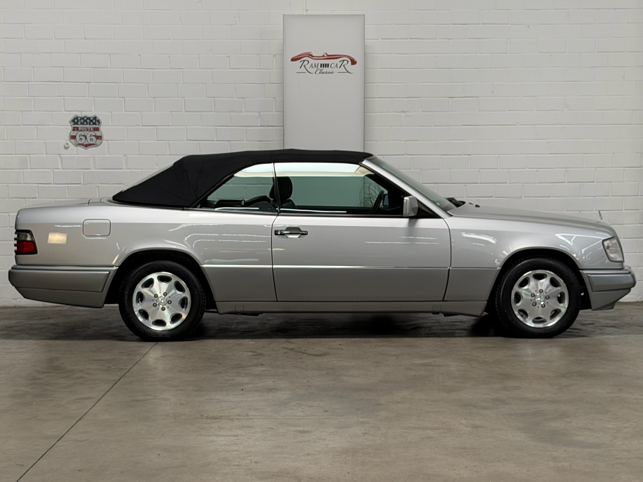 
								Mercedes-Benz E 200 Cabriolet (W124) – Originalzustand – Sammlerfahrzeug full									