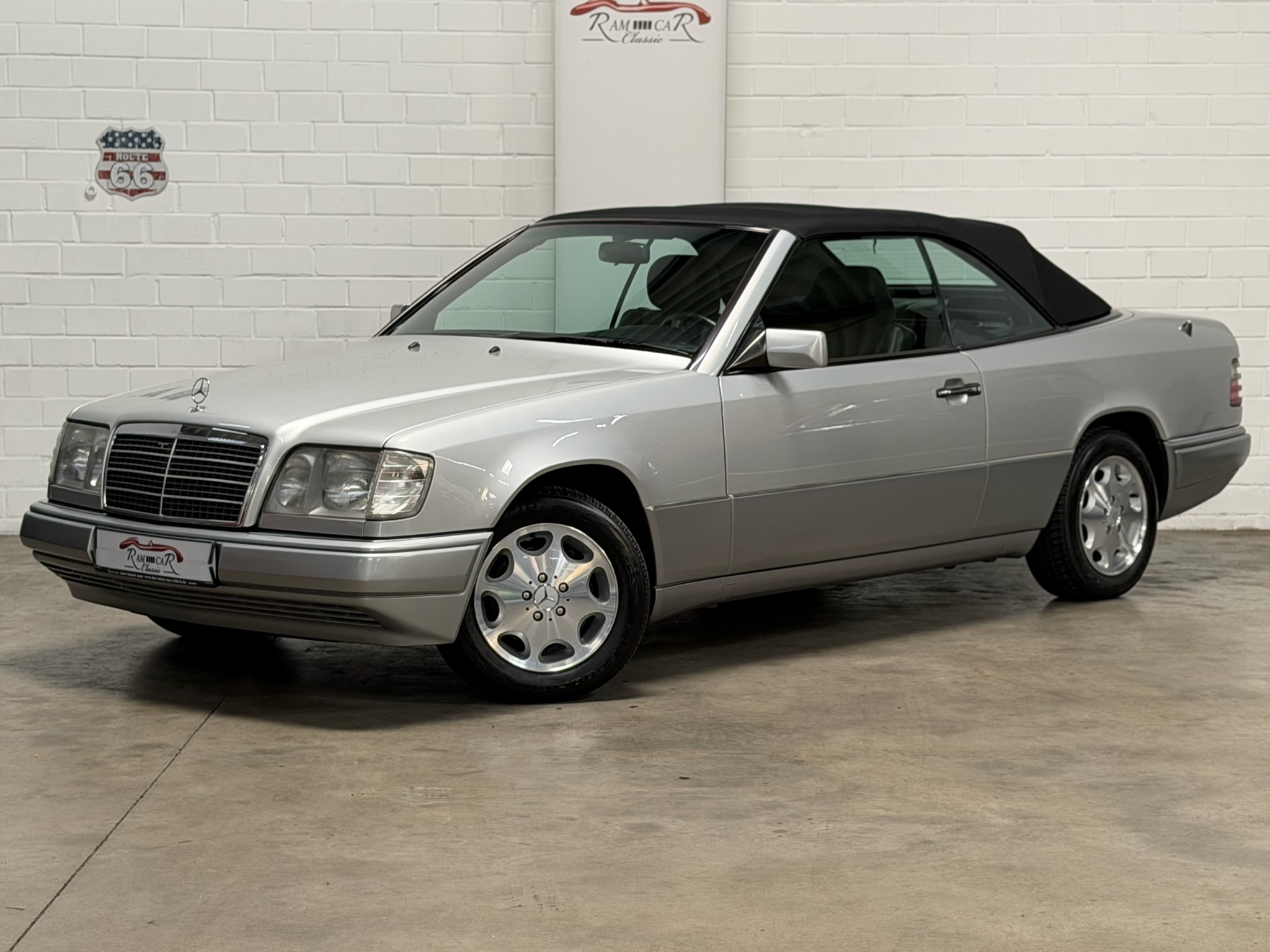 
								Mercedes-Benz E 200 Cabriolet (W124) – Originalzustand – Sammlerfahrzeug full									
