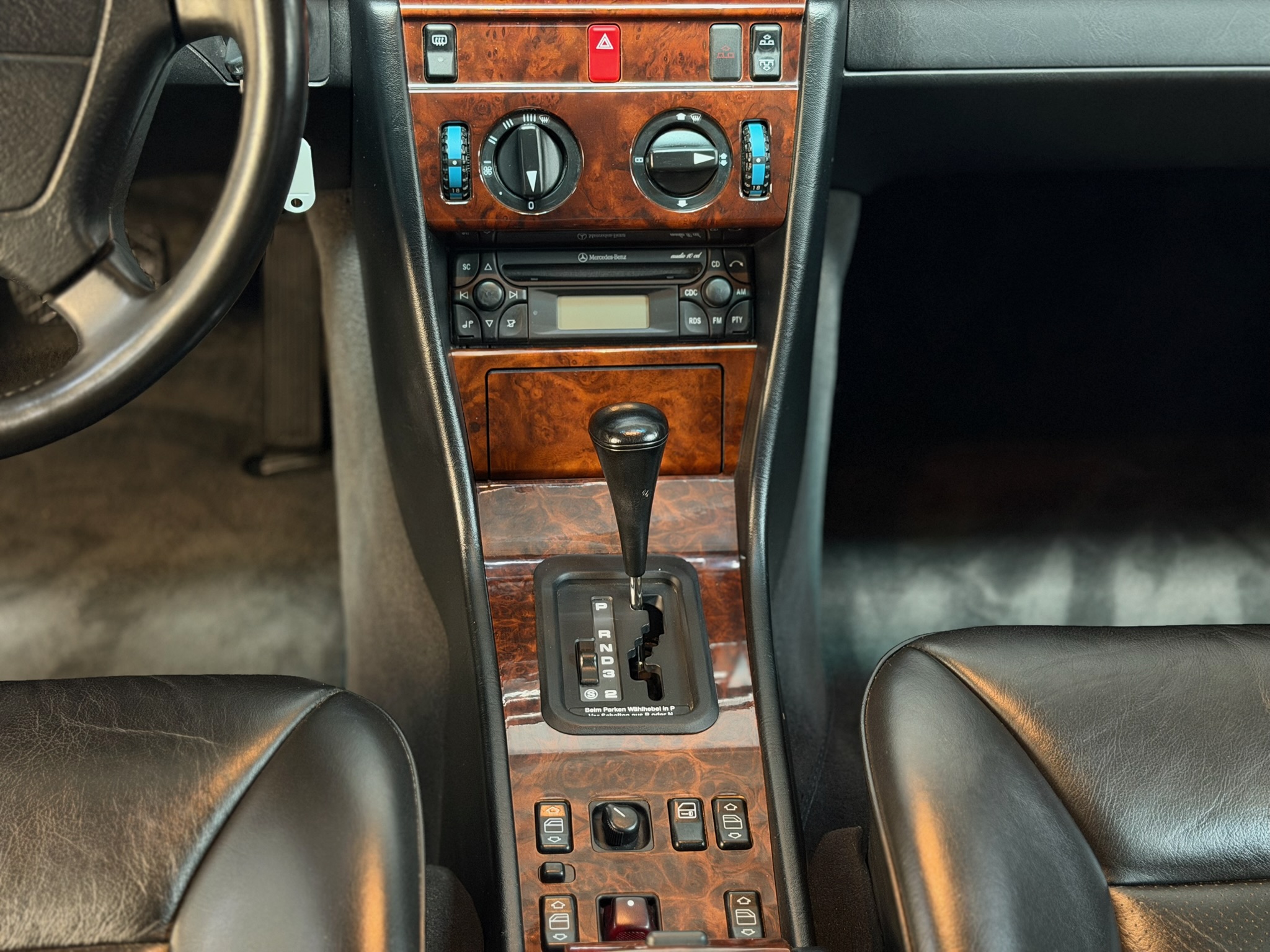 
								Mercedes-Benz E 200 Cabriolet (W124) – Originalzustand – Sammlerfahrzeug full									