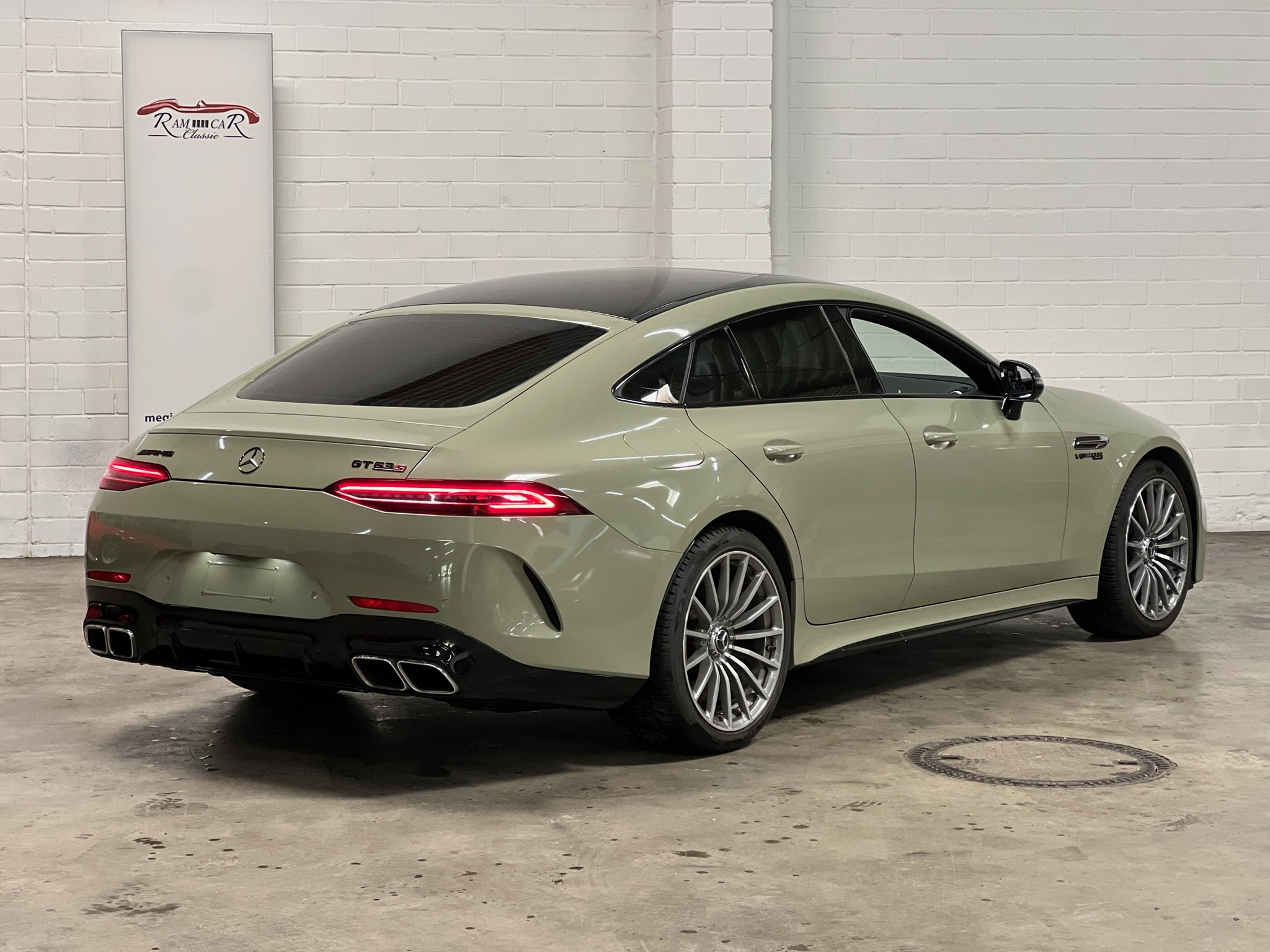 
								Mercedes-Benz AMG GT 63 4Matic Coupe AMG Speedshift MCT 9G full									