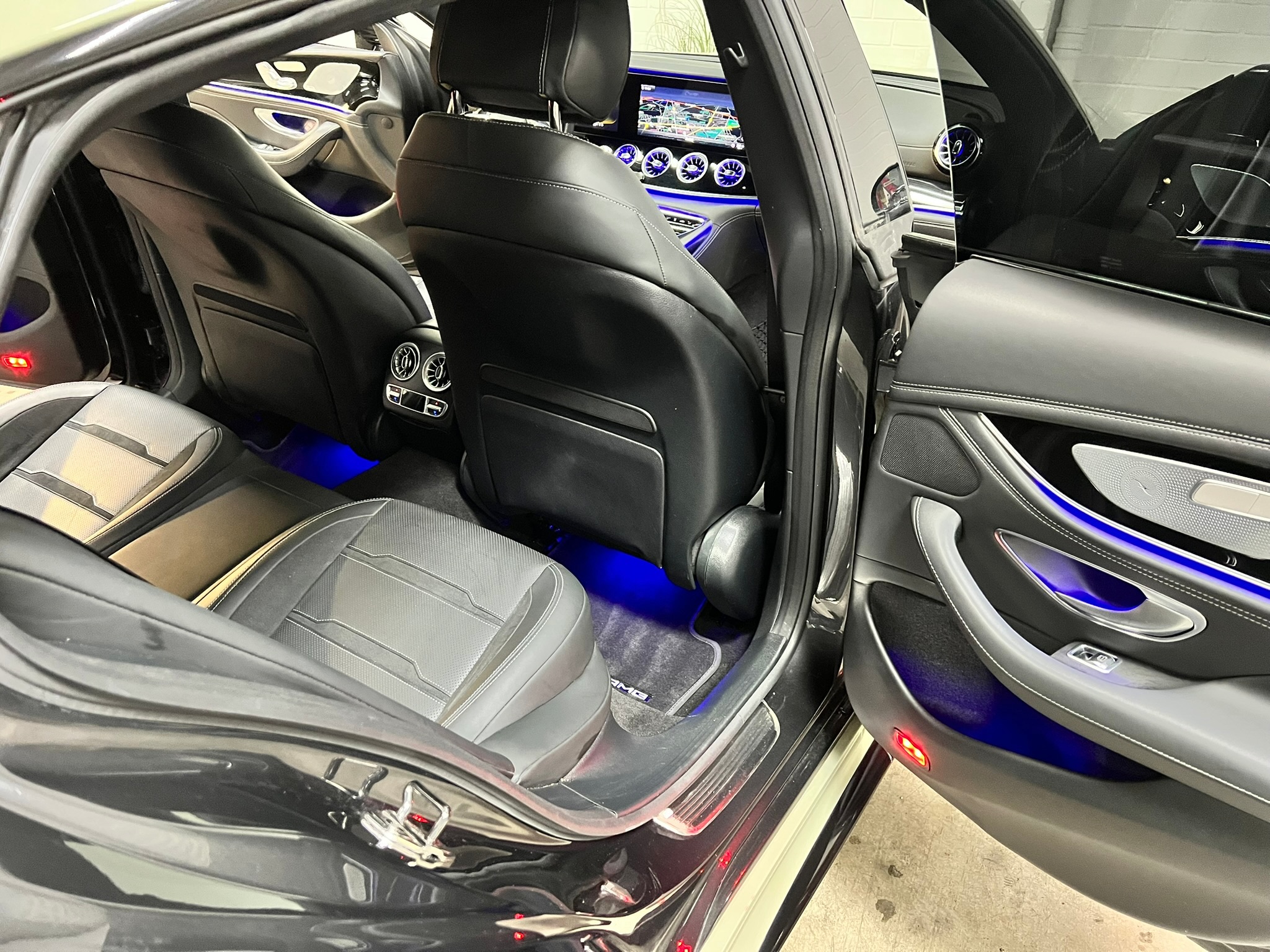 
								Mercedes-Benz AMG GT 63 4Matic Coupe AMG Speedshift MCT 9G full									